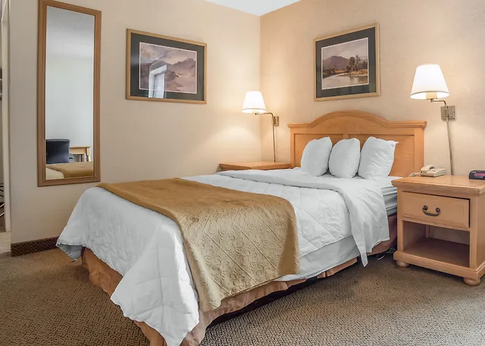 6 Rawlins, Wy Lodge *