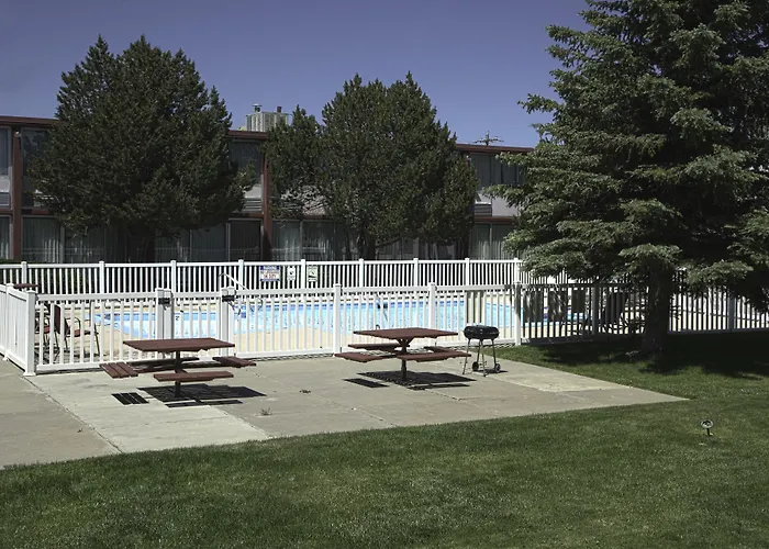 6 Rawlins, Wy Lodge Rawlins